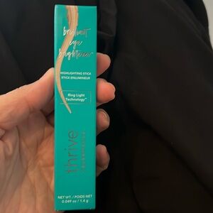 Thrive Causemetics brilliant eye brightener. Callie color